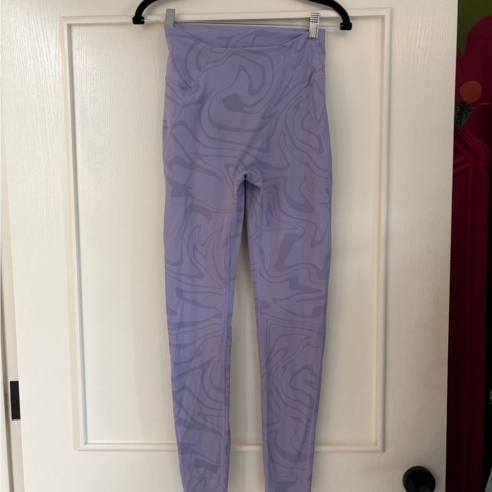 PARAGON Lavender Swirl Sculptseam Plus Scrunch Leggings - Picture 6 of 8